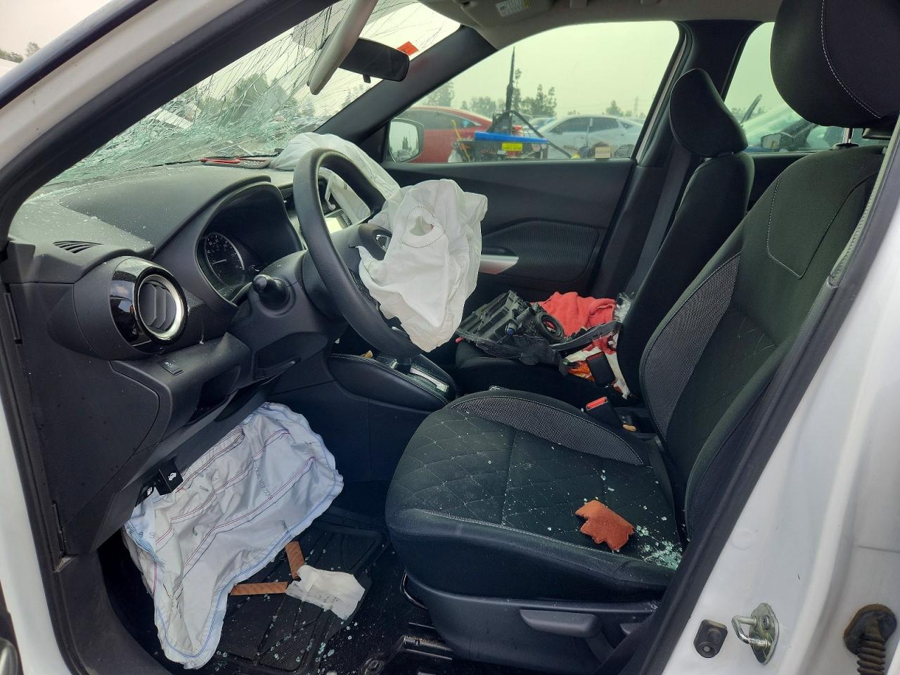 2019 NISSAN KICKS SV photo 13