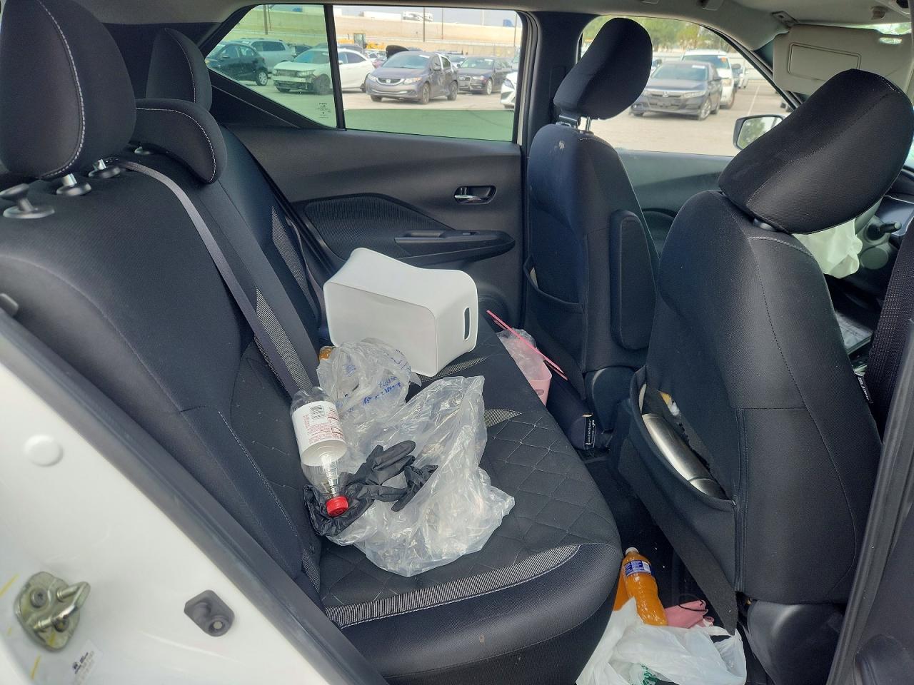 2019 NISSAN KICKS SV photo 19