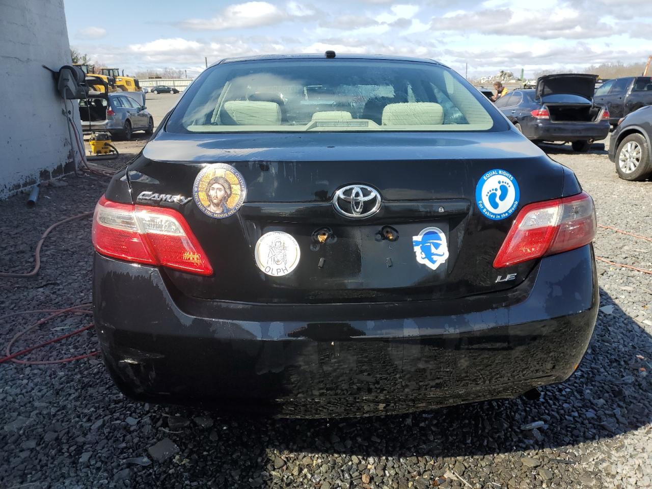 2011 TOYOTA CAMRY photo 16