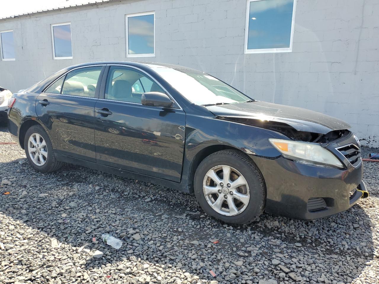 2011 TOYOTA CAMRY photo 10