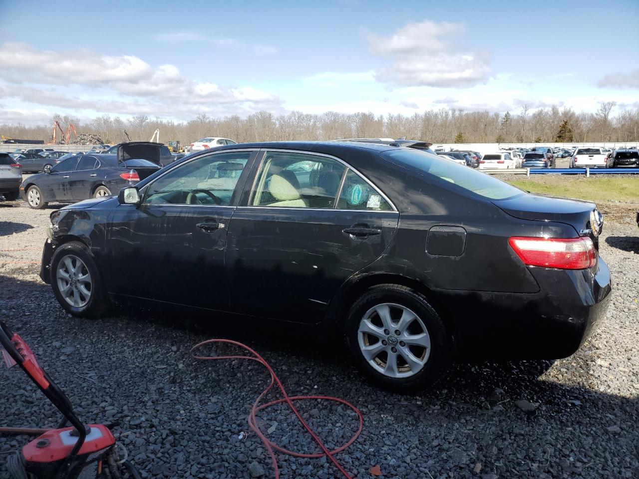 2011 TOYOTA CAMRY photo 4