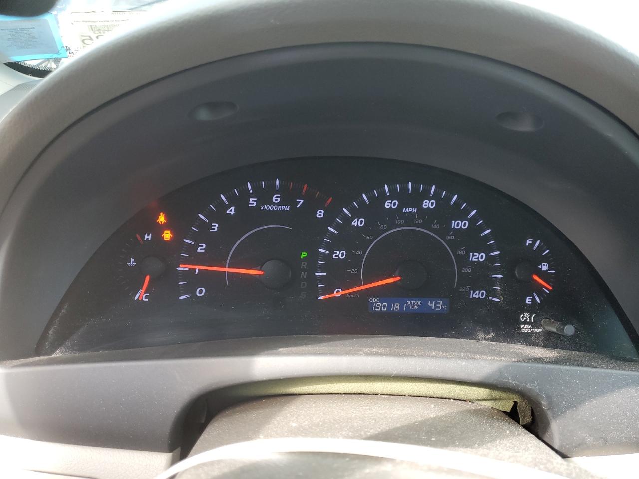 2011 TOYOTA CAMRY photo 25