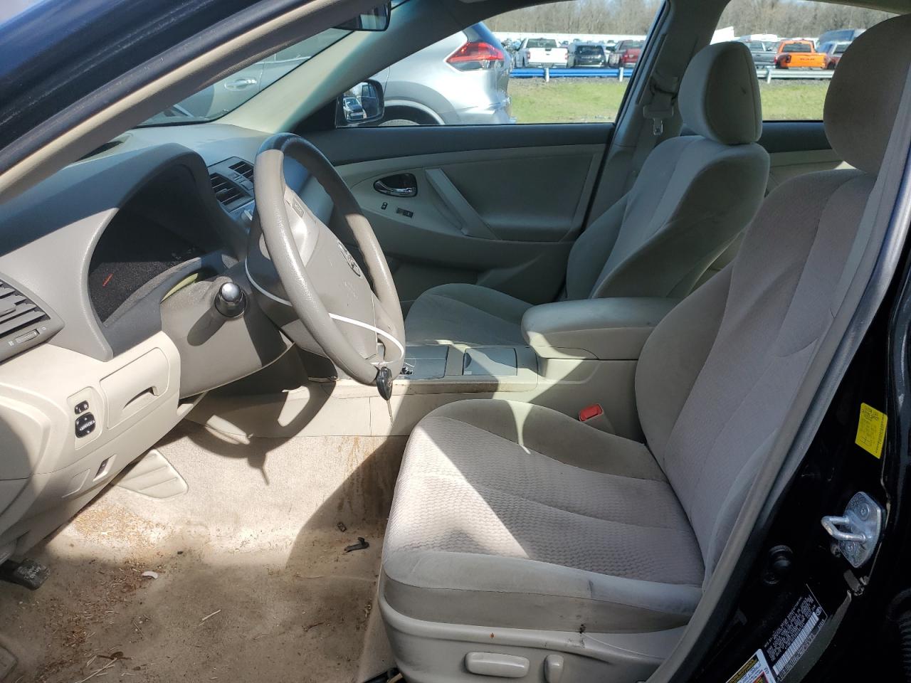 2011 TOYOTA CAMRY photo 19