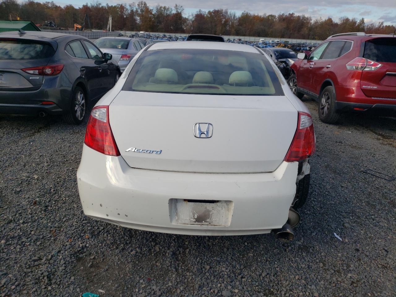 2010 HONDA ACCORD photo 11