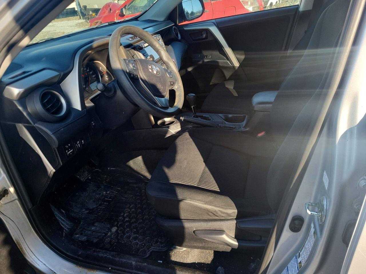 2015 TOYOTA RAV4 LE photo 13