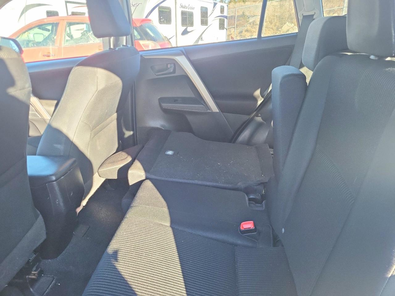 2015 TOYOTA RAV4 LE photo 21