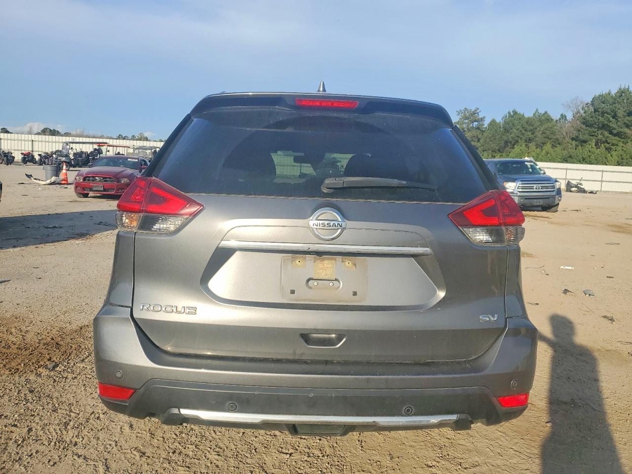2020 NISSAN ROGUE SV photo 6