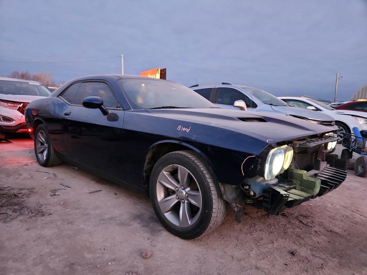 2016 DODGE CHALLENGER SXT photo 10