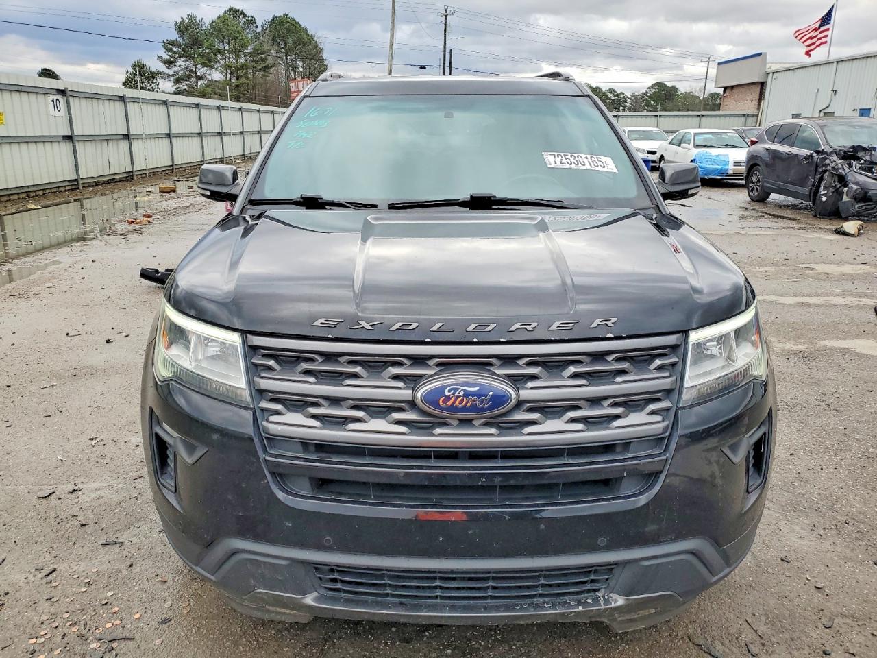 2018 FORD EXPLORER XLT photo 9