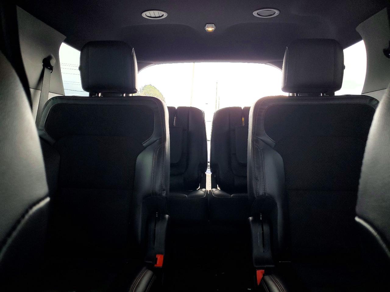2018 FORD EXPLORER XLT photo 19