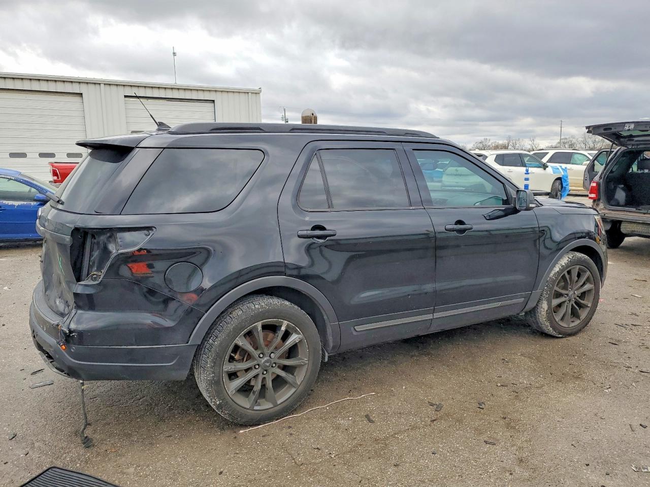 2018 FORD EXPLORER XLT photo 5