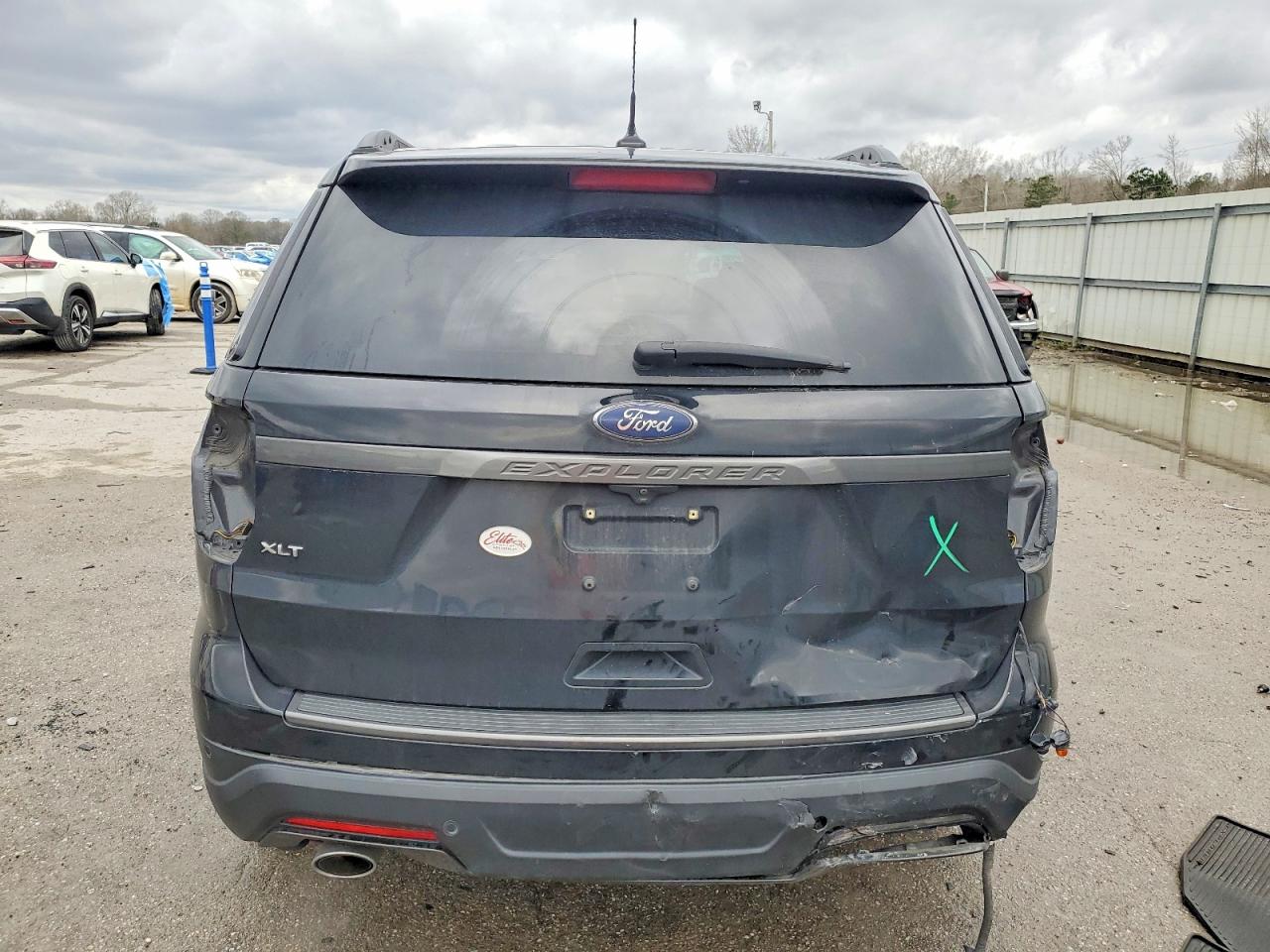 2018 FORD EXPLORER XLT photo 11