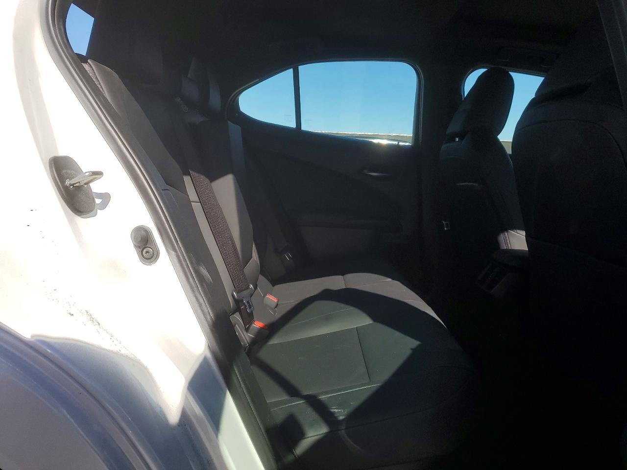 2025 LEXUS UX 300H BASE photo 31