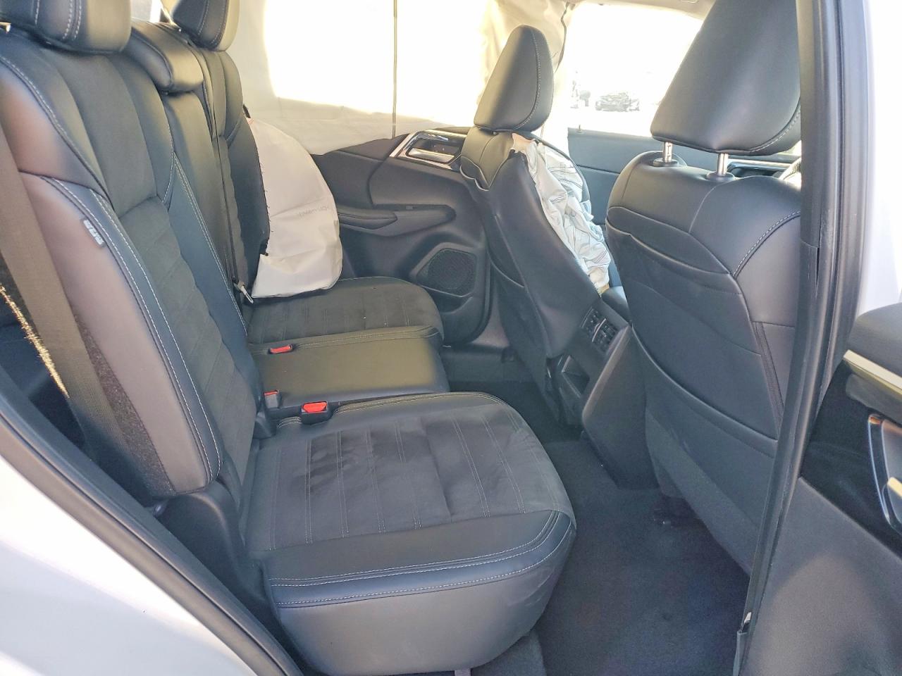 2024 MITSUBISHI OUTLANDER SE photo 10