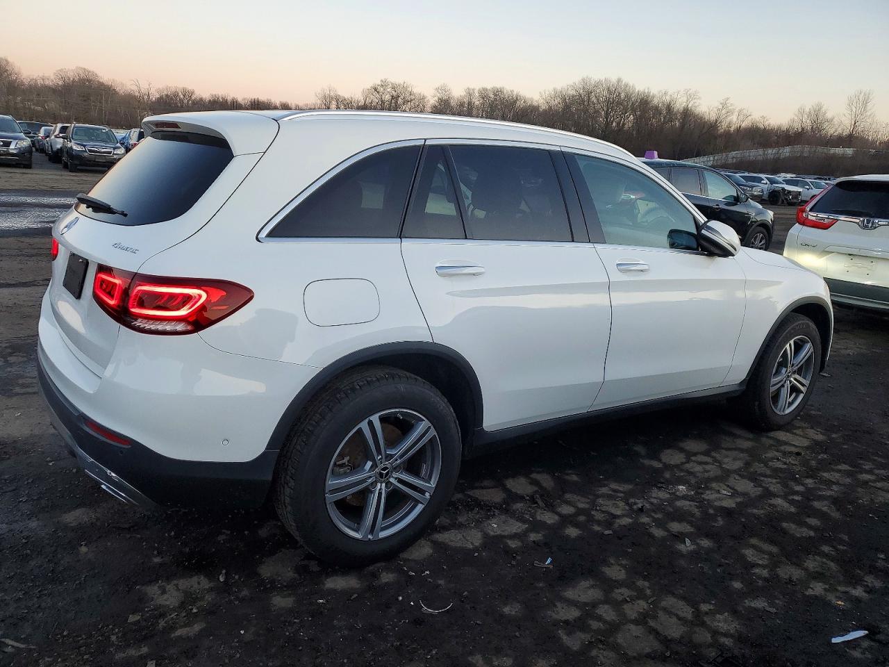 2021 MERCEDES-BENZ GLC 300 4MATIC photo 5