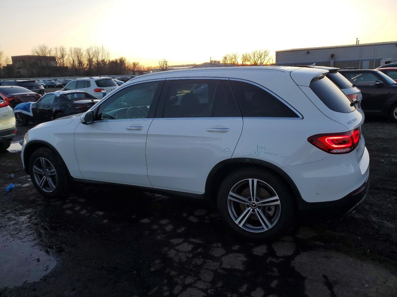 2021 MERCEDES-BENZ GLC 300 4MATIC photo 3