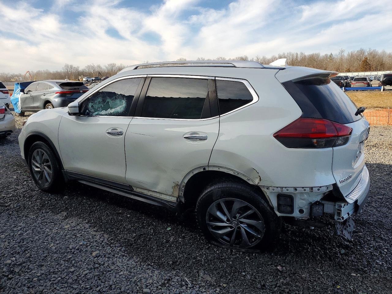 2018 NISSAN ROGUE SV photo 4