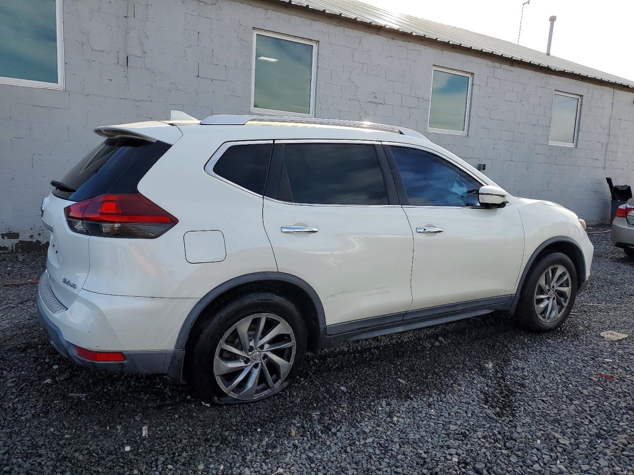 2018 NISSAN ROGUE SV photo 7