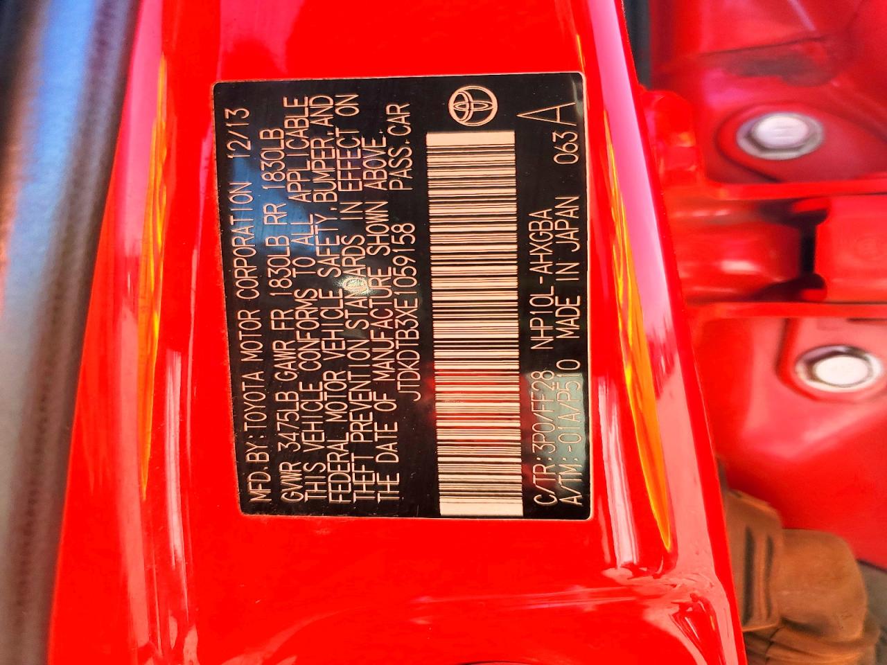 2014 TOYOTA PRIUS C photo 25