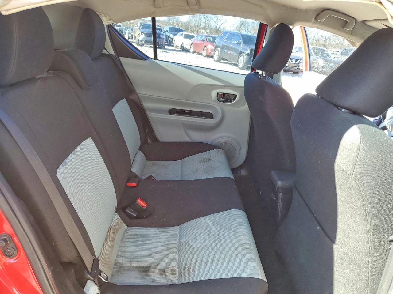 2014 TOYOTA PRIUS C photo 19