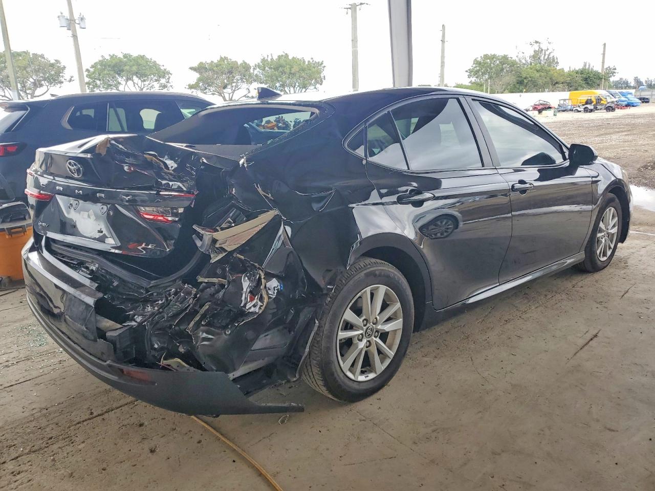 2025 TOYOTA CAMRY XSE photo 3