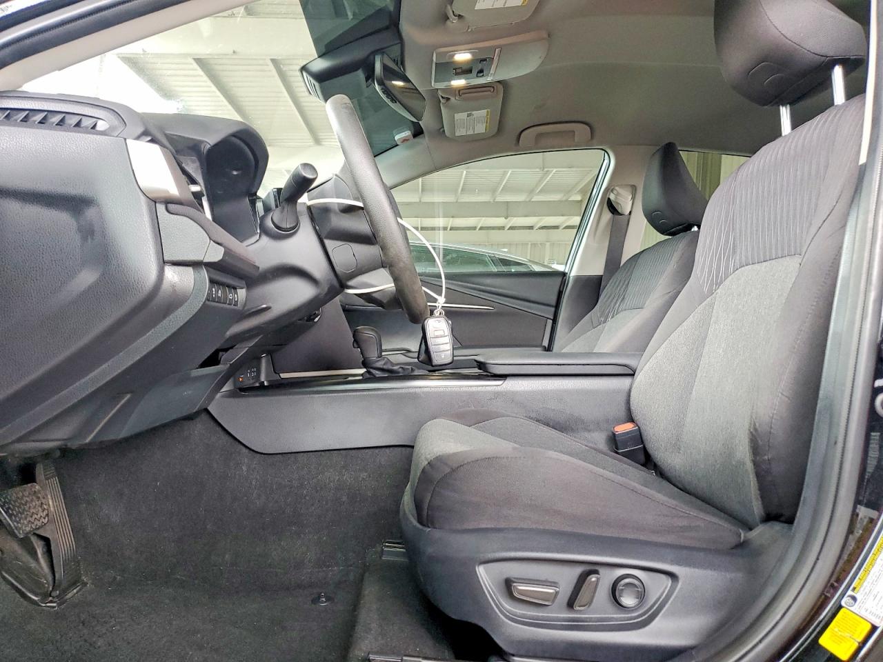 2025 TOYOTA CAMRY XSE photo 7