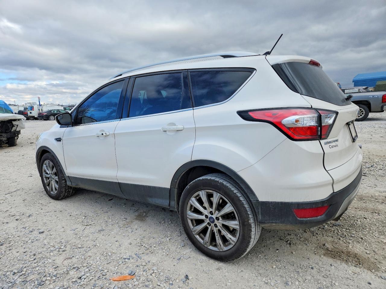 2018 FORD ESCAPE TITANIUM photo 3