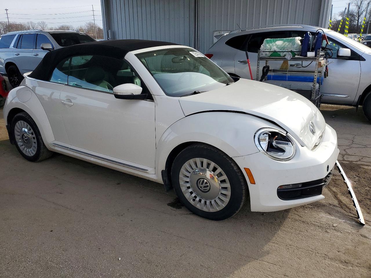 2013 VOLKSWAGEN BEETLE photo 7