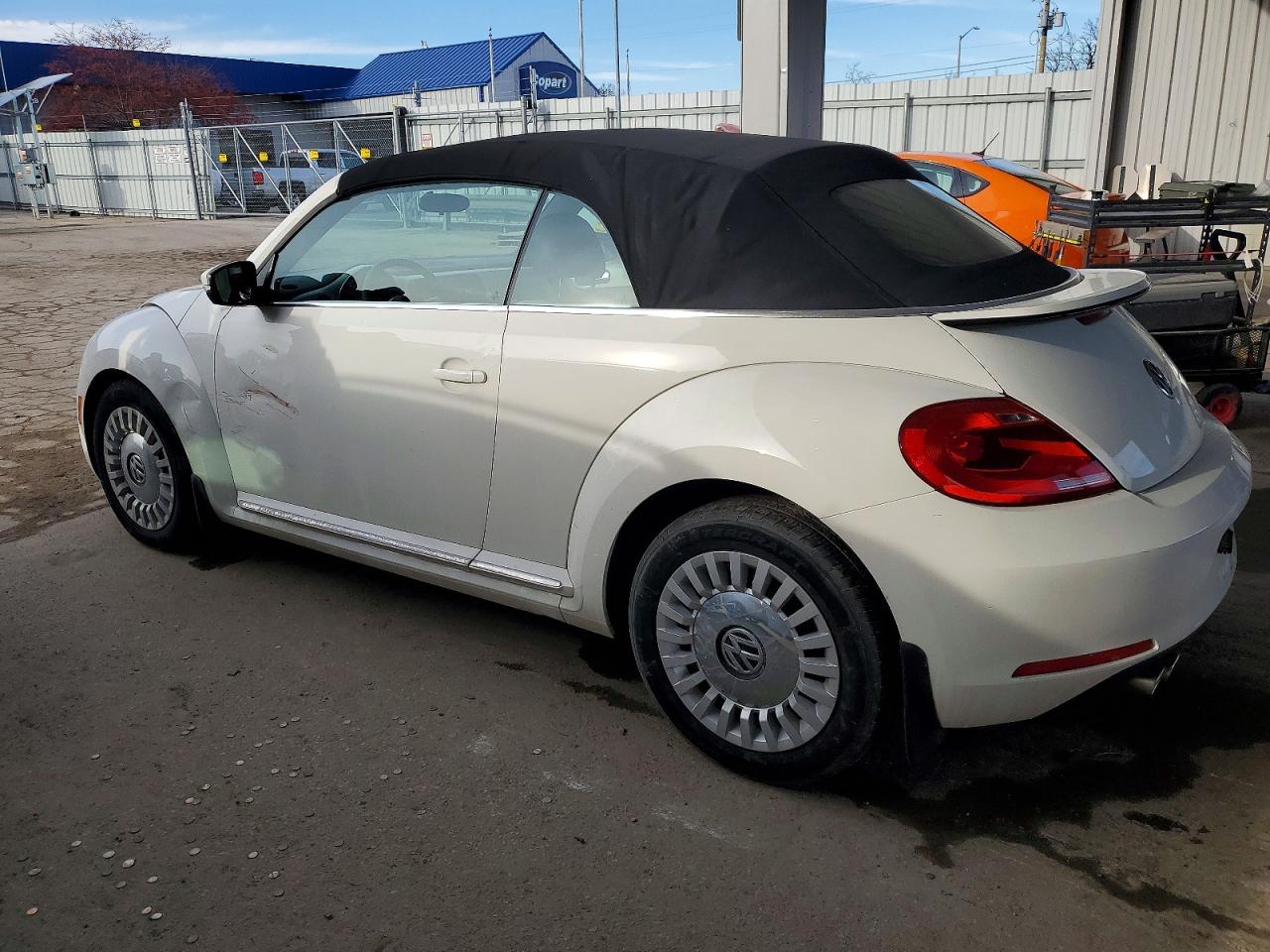 2013 VOLKSWAGEN BEETLE photo 3