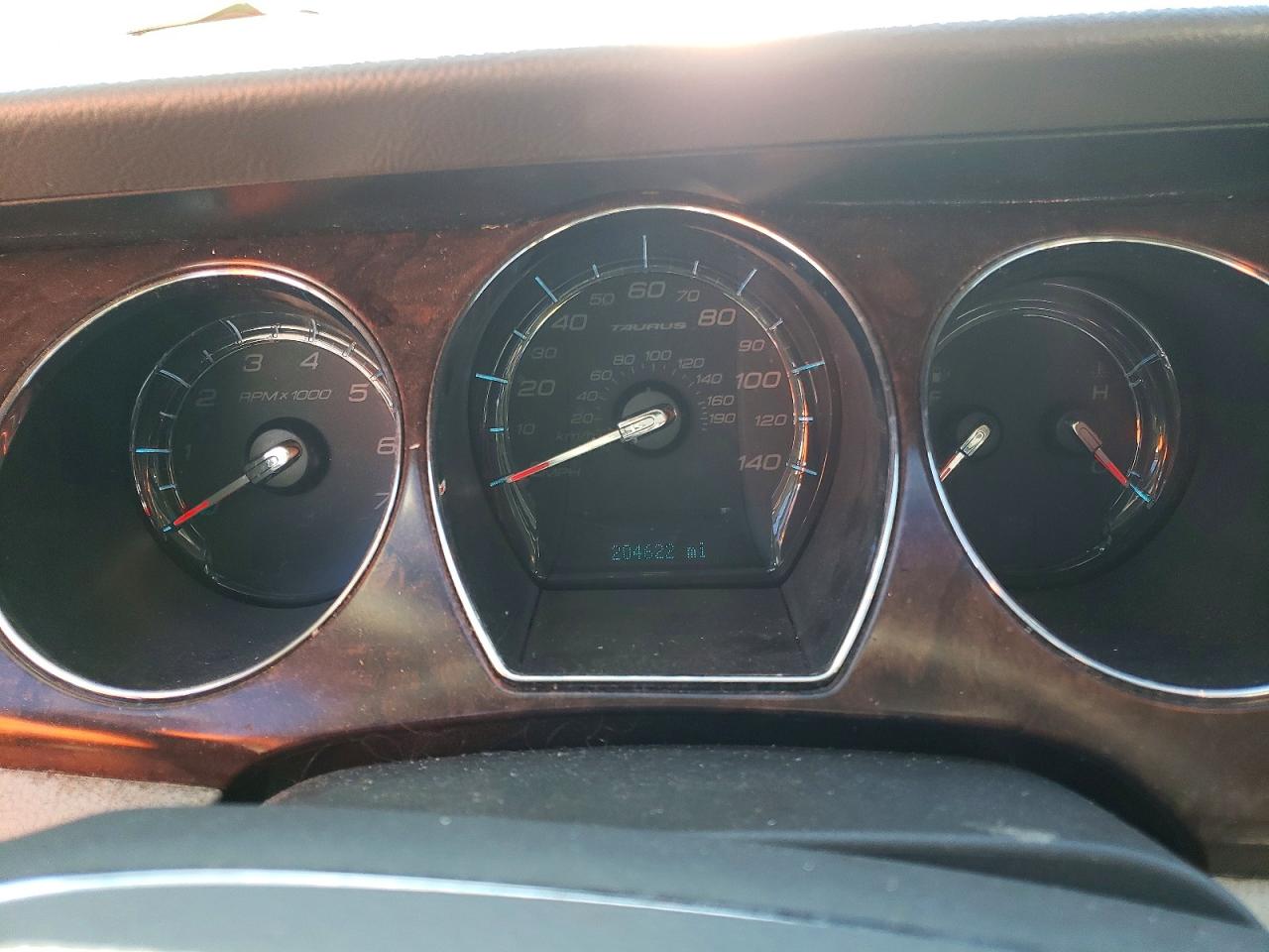 2012 FORD TAURUS SEL photo 25