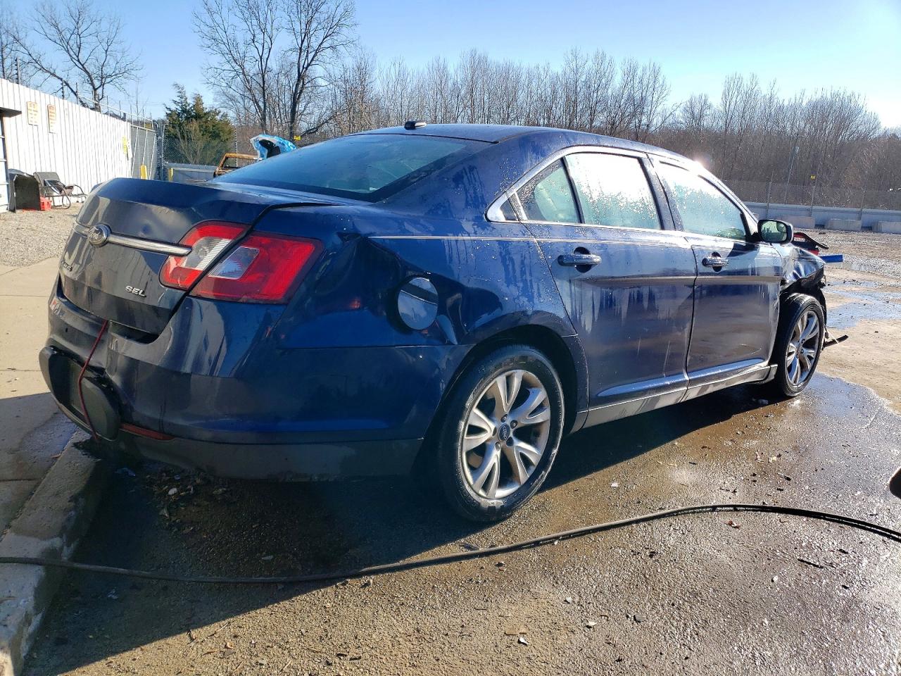 2012 FORD TAURUS SEL photo 7