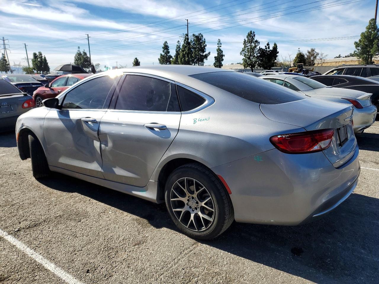 2015 CHRYSLER 200 LIMITED photo 4