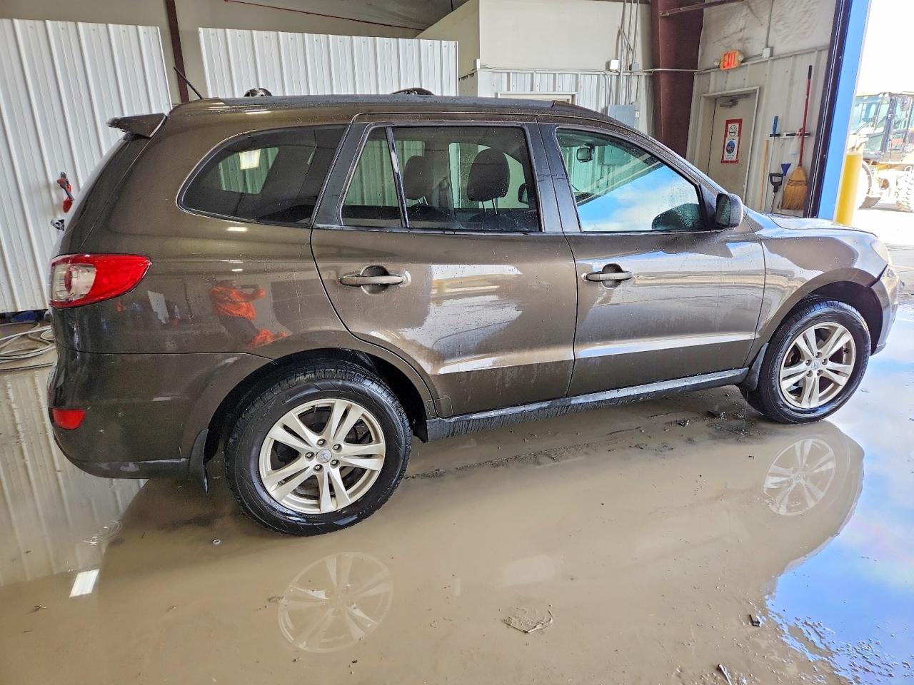 2011 HYUNDAI SANTA FE SE photo 5