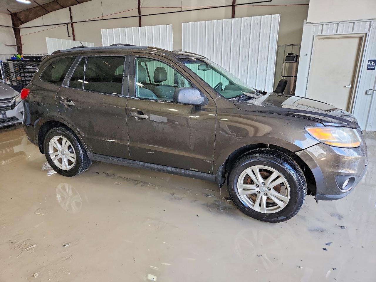 2011 HYUNDAI SANTA FE SE photo 7