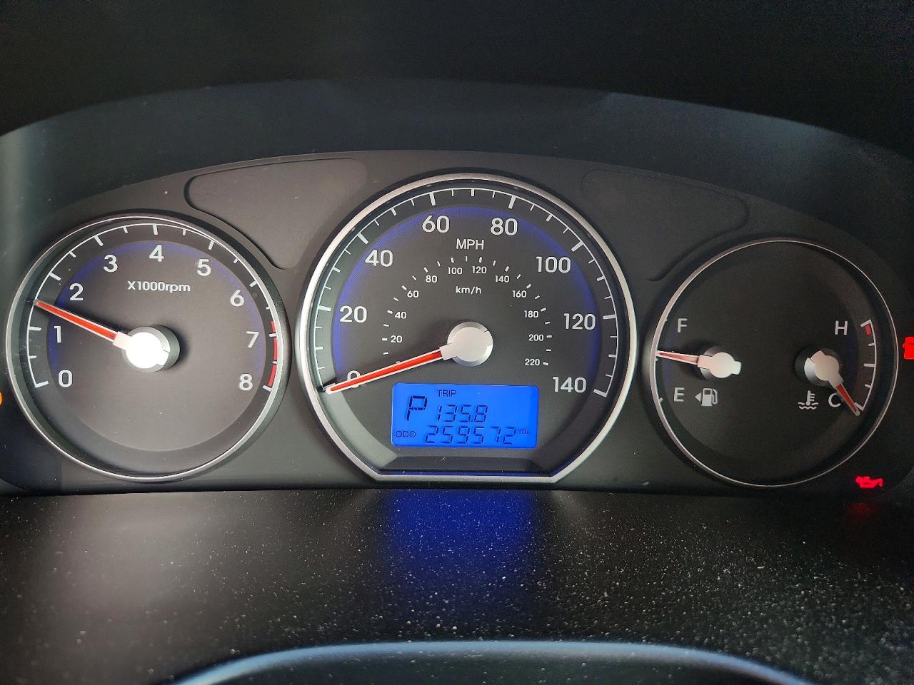 2011 HYUNDAI SANTA FE SE photo 17