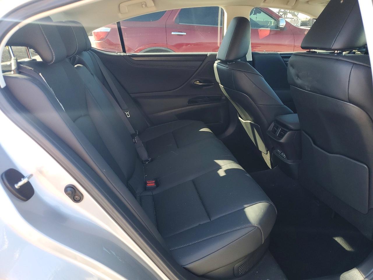 2025 LEXUS ES 300H BASE photo 10