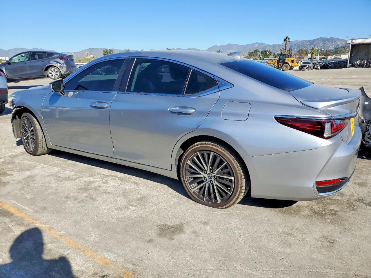 2025 LEXUS ES 300H BASE photo 2