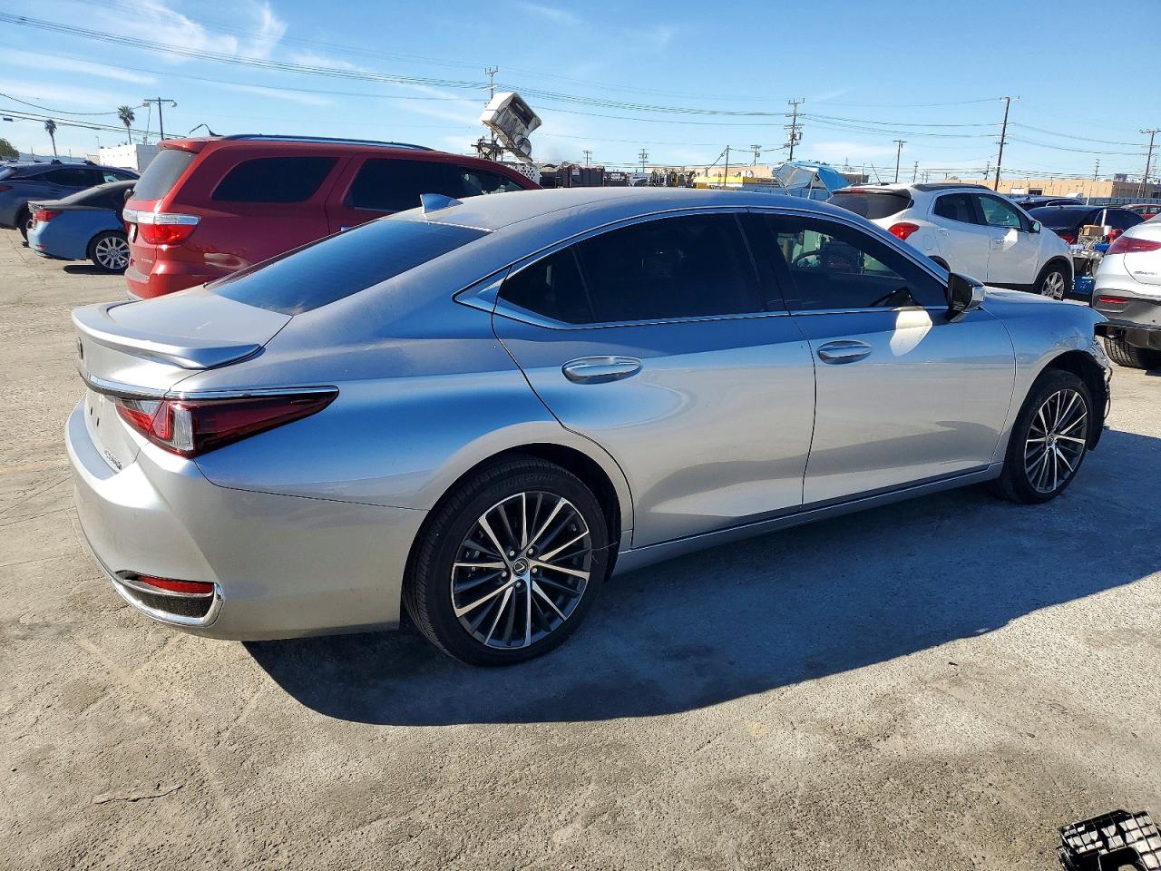 2025 LEXUS ES 300H BASE photo 3