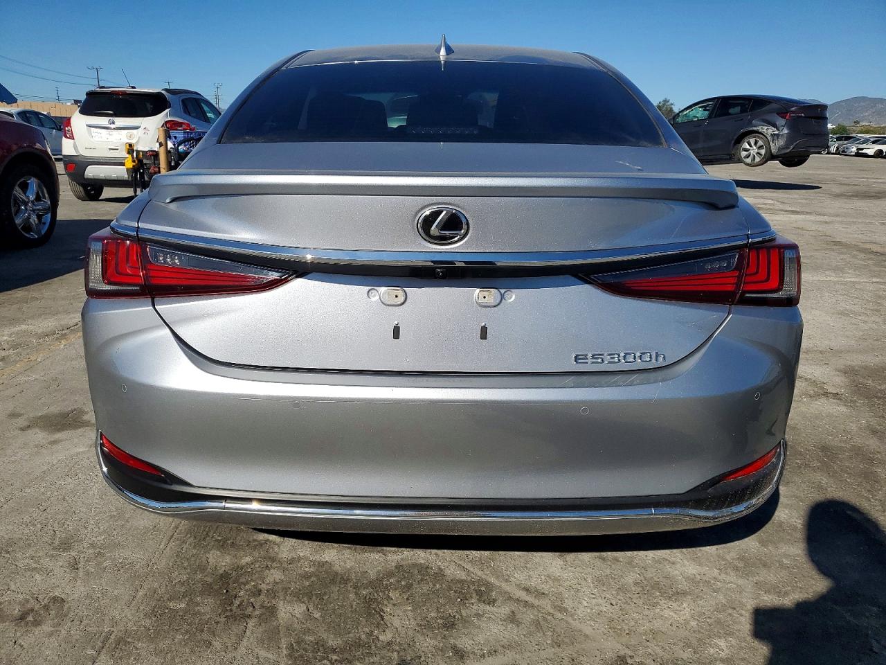 2025 LEXUS ES 300H BASE photo 6
