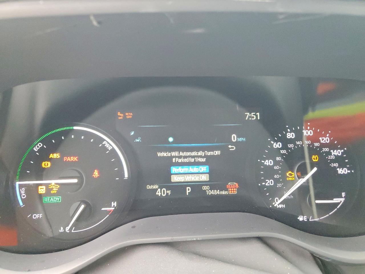 2025 TOYOTA SIENNA LE photo 25