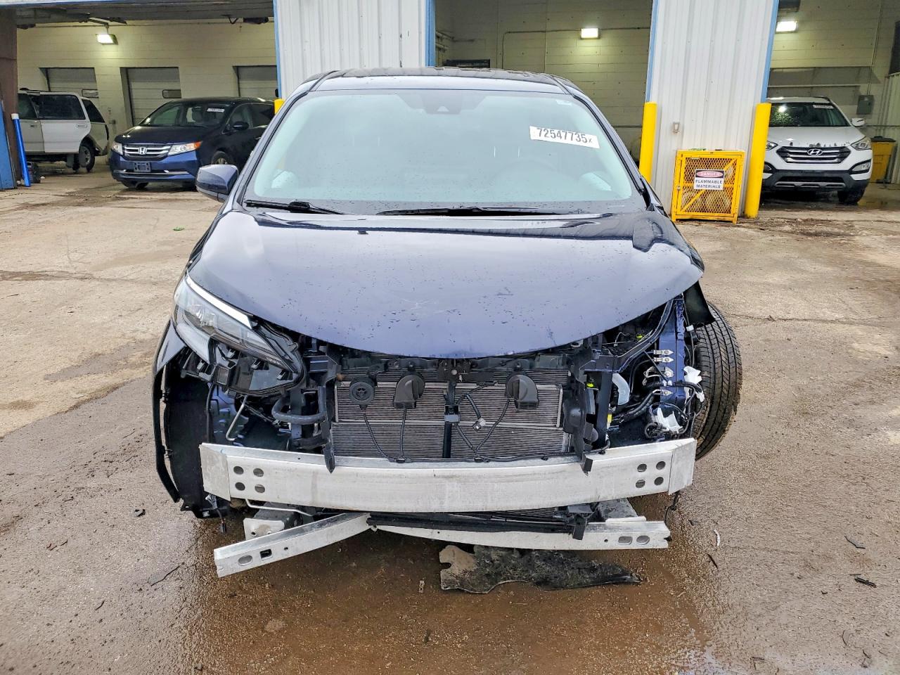 2025 TOYOTA SIENNA LE photo 13