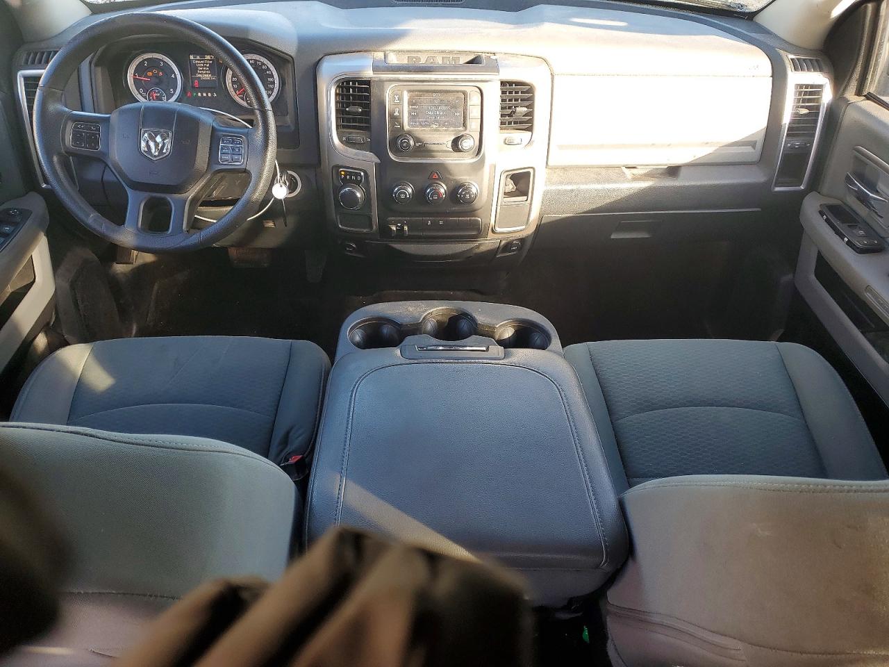 2015 RAM 1500 SLT photo 15