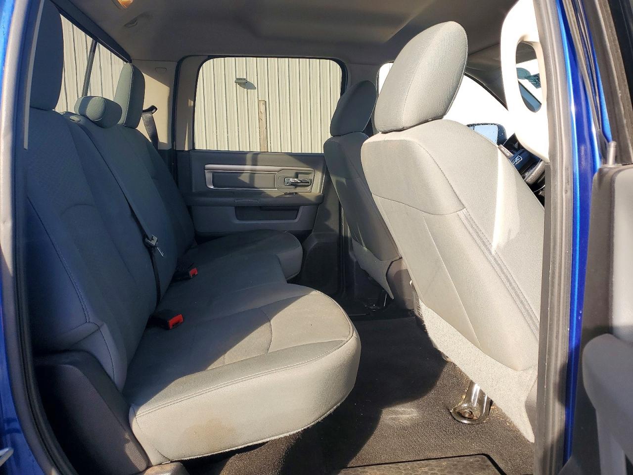 2015 RAM 1500 SLT photo 19