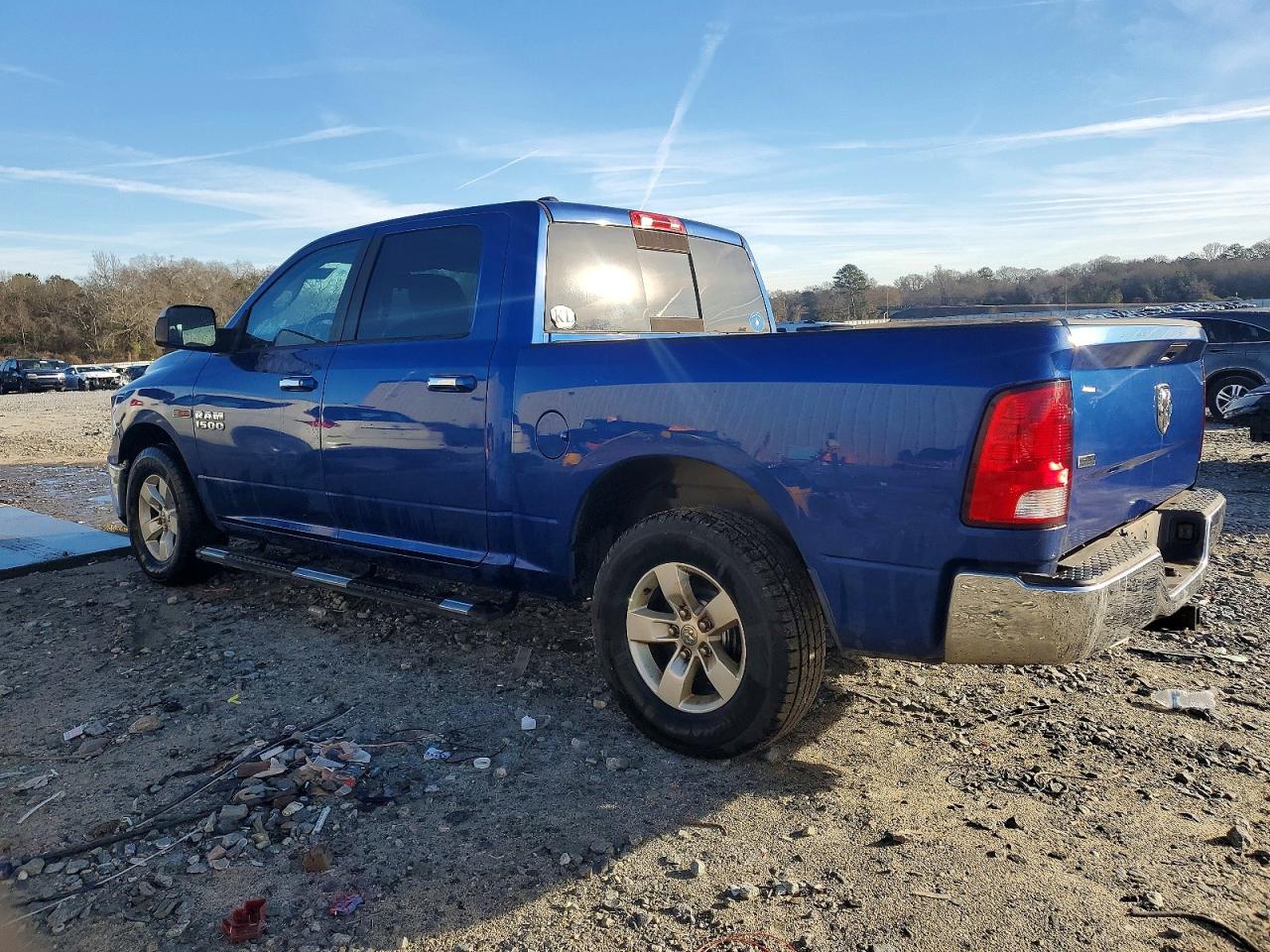 2015 RAM 1500 SLT photo 3