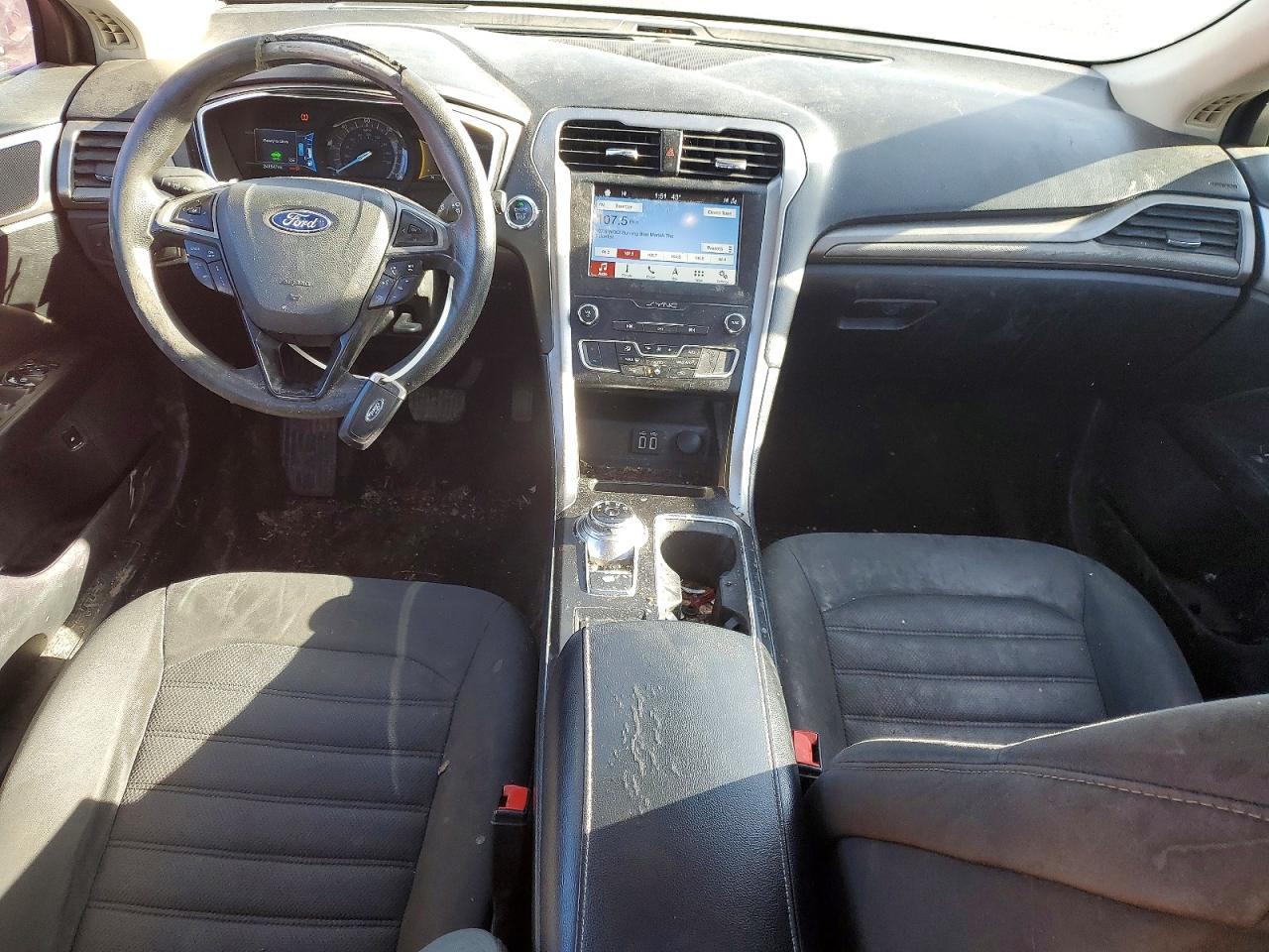 2019 FORD FUSION SE photo 8