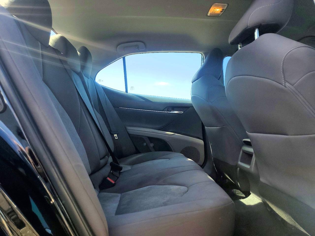 2022 TOYOTA CAMRY LE photo 19