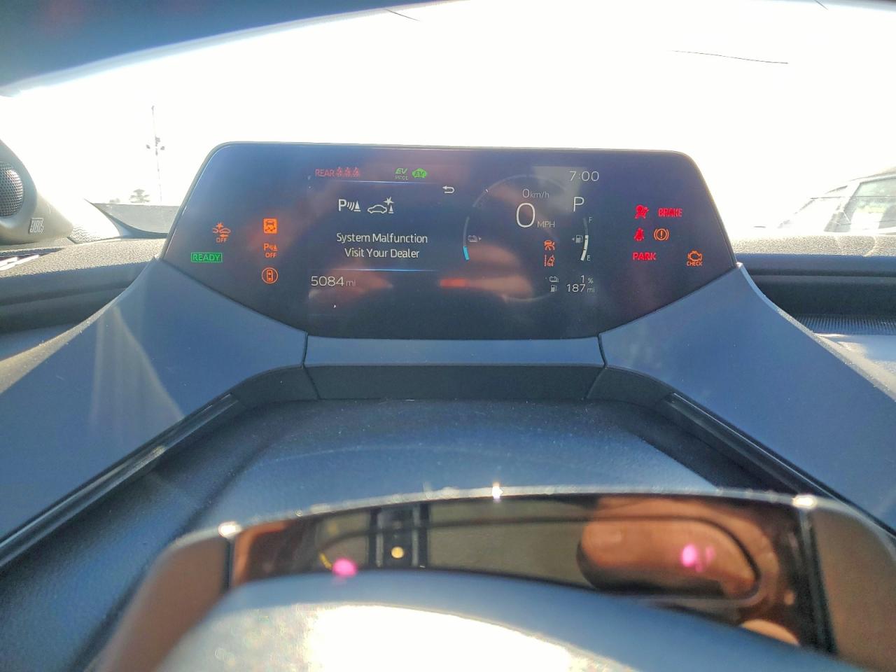 2025 TOYOTA PRIUS XSE photo 9
