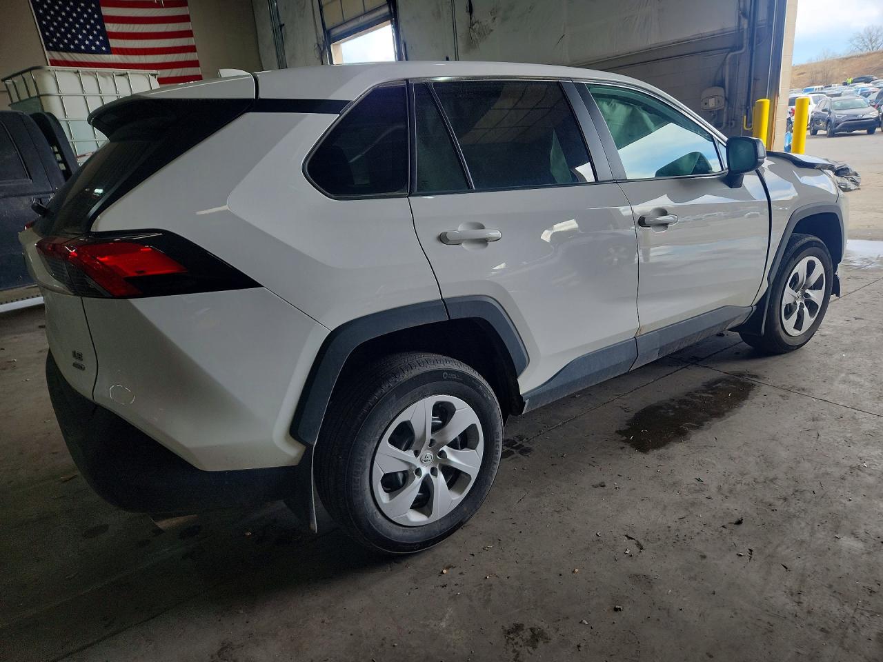 2025 TOYOTA RAV4 LE photo 3