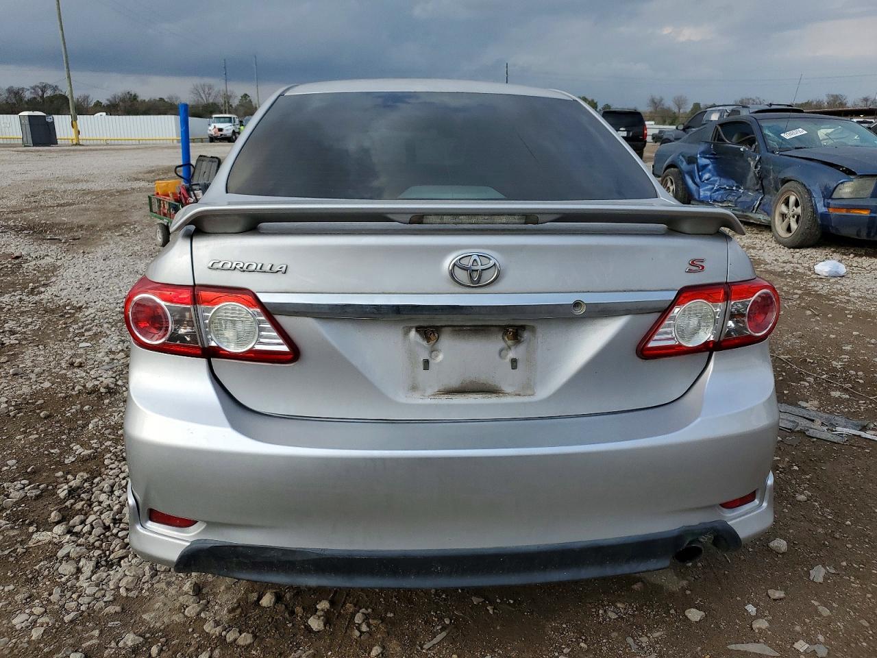 2012 TOYOTA COROLLA S photo 6