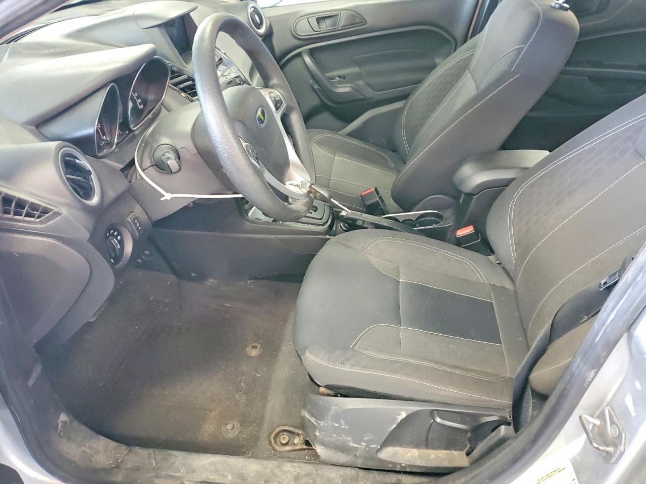 2019 FORD FIESTA SE photo 19